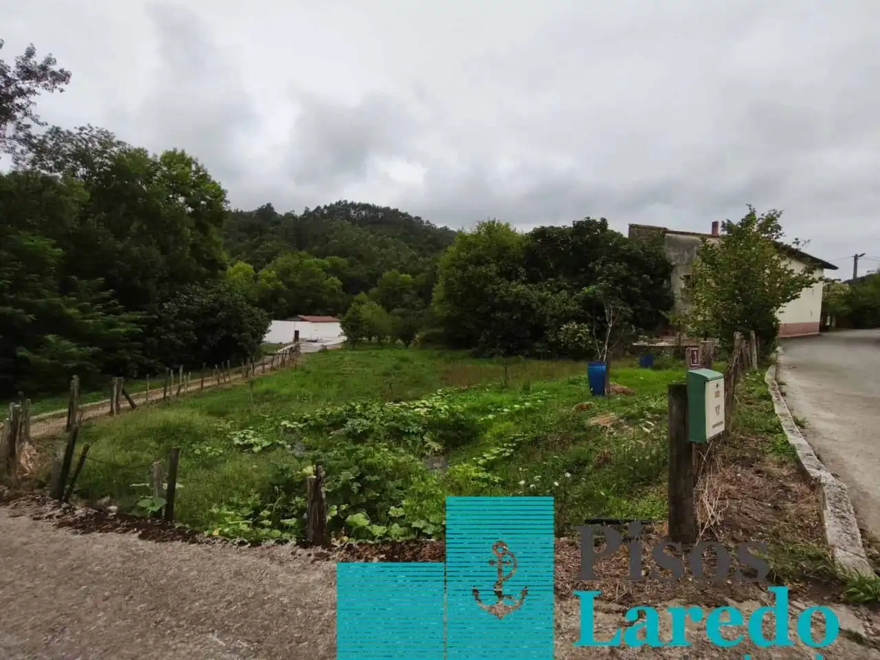 Detached homes for sale in Rasines  with Heating, Private garden and Parquet flooring
