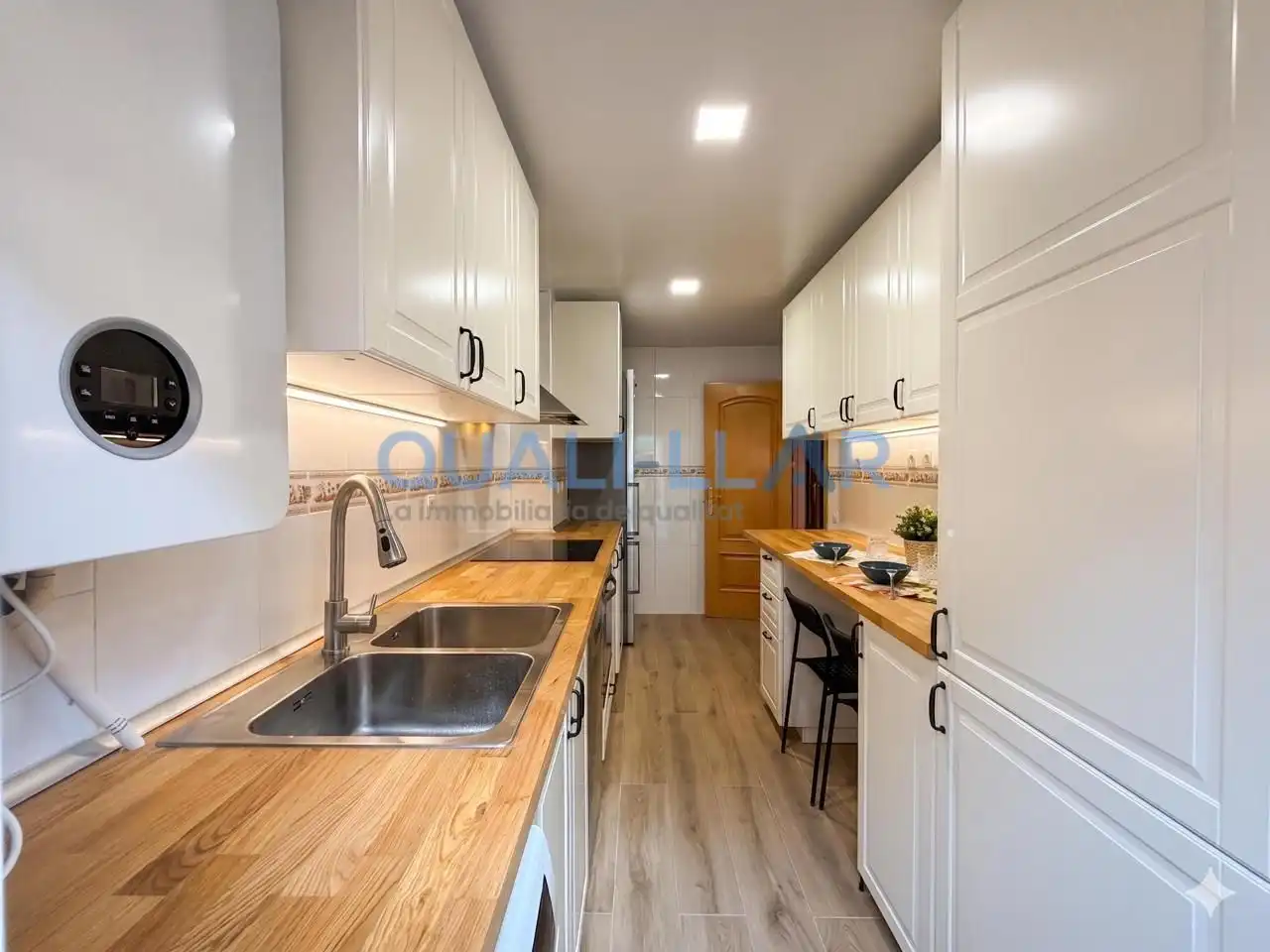 Cocina de Piso en venta en Cornellà de Llobregat con Aire acondicionado, Calefacción y Parquet