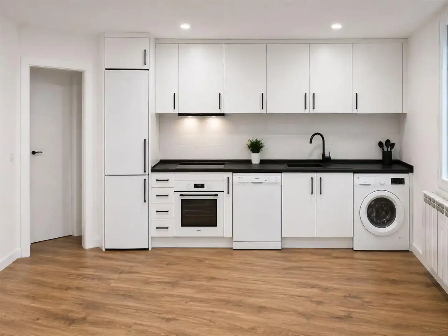 Cuina de Apartament per a compartir en León Capital  amb Jardí privat, Parquet i Traster