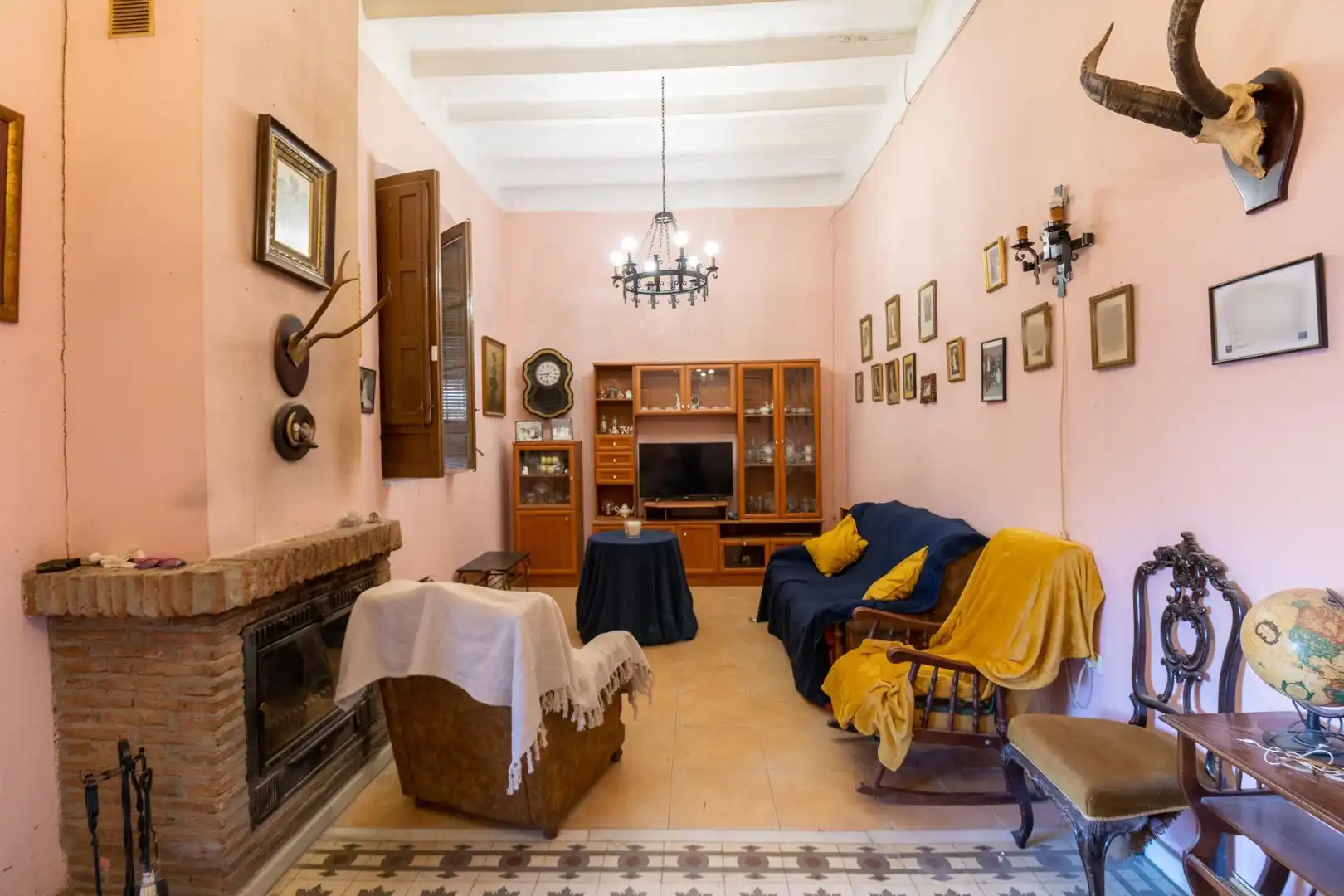 Sala d'estar de Finca rústica en venda en Benahadux amb Aire condicionat, Jardí privat i Terrassa