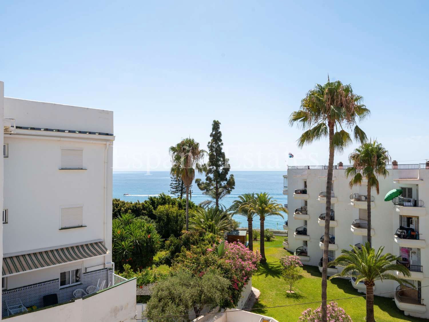 Vista exterior de Apartament en venda en Nerja amb Aire condicionat, Calefacció i Parquet