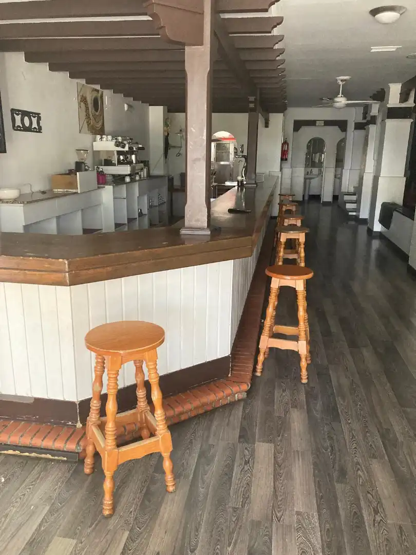 Local en venta en Ugíjar con Parquet, Terraza y Amueblado