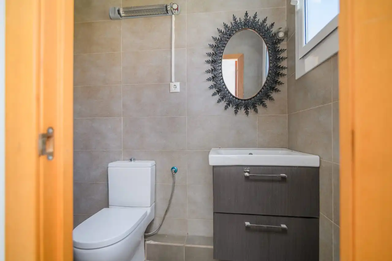 Baño de Ático en venta en Barcelona con Parquet, Terraza y Trastero