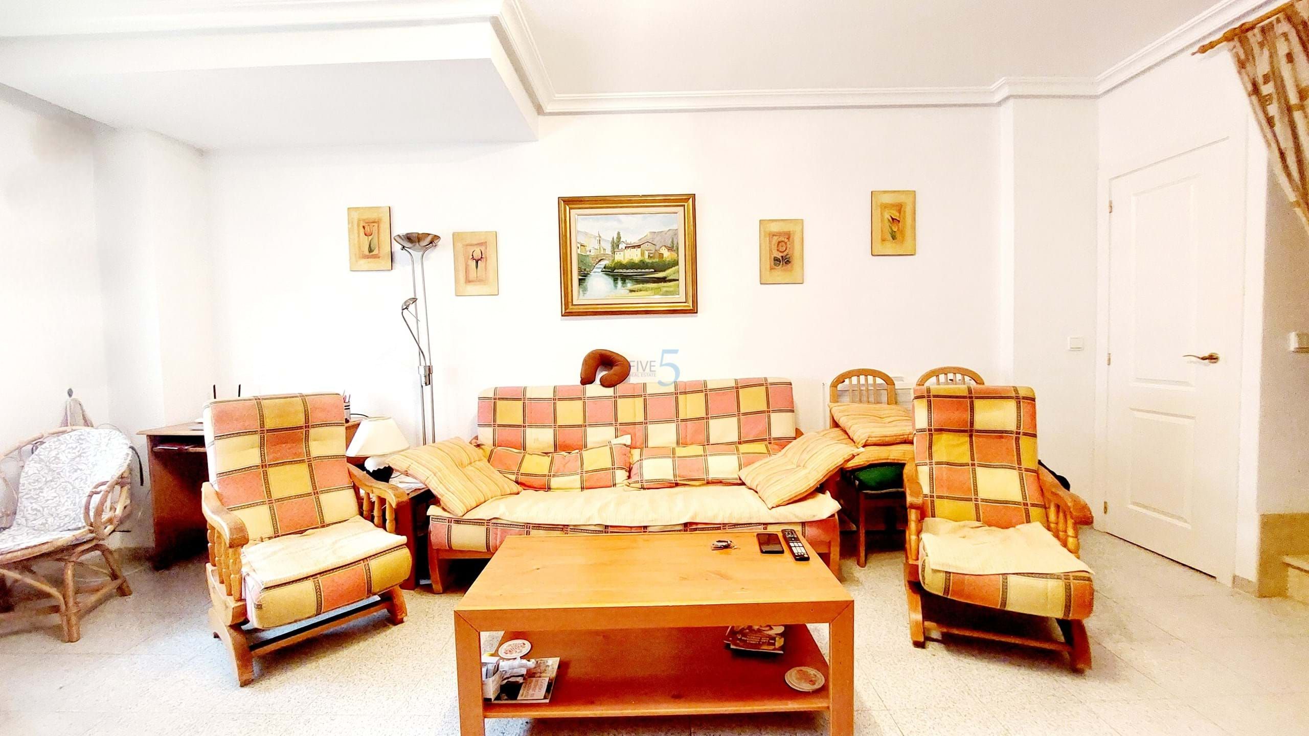 Sala d'estar de Casa adosada en venda en Los Alcázares amb Aire condicionat, Terrassa i Traster