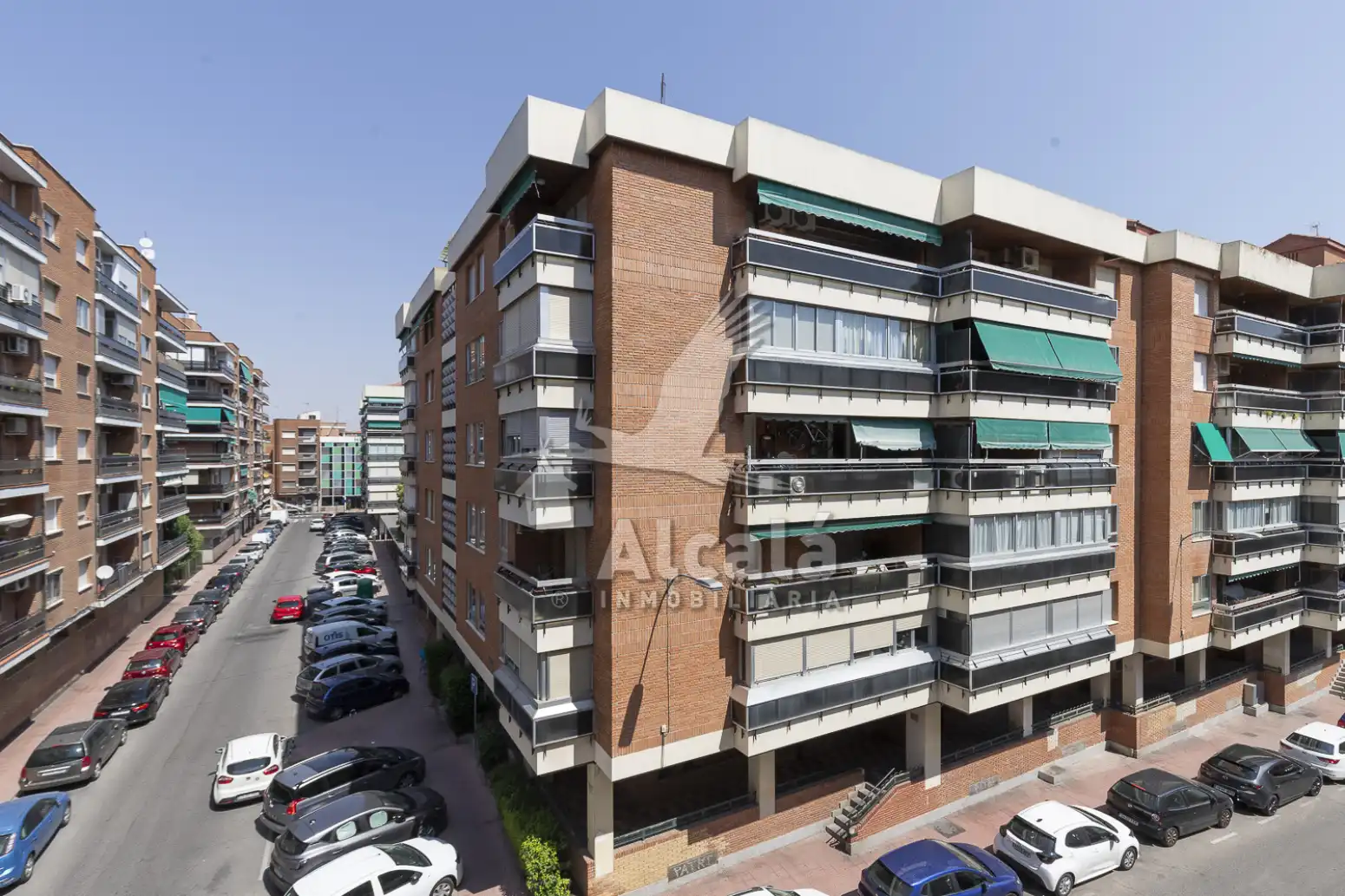 Vista exterior de Piso en venta en Alcalá de Henares con Calefacción, Jardín privado y Parquet