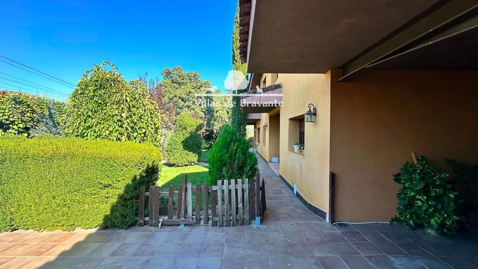 Exterior view of Houses for sale in Villanueva de la Cañada  with Air Conditioner, Heating and Parquet flooring