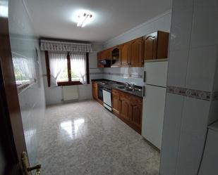 Cuina de Pis en venda en Avilés amb Calefacció, Parquet i Terrassa