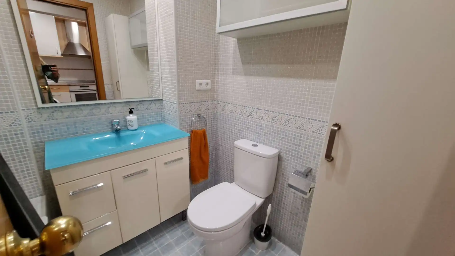 Baño de Piso de alquiler en Zaragoza con Aire acondicionado, Calefacción y Trastero
