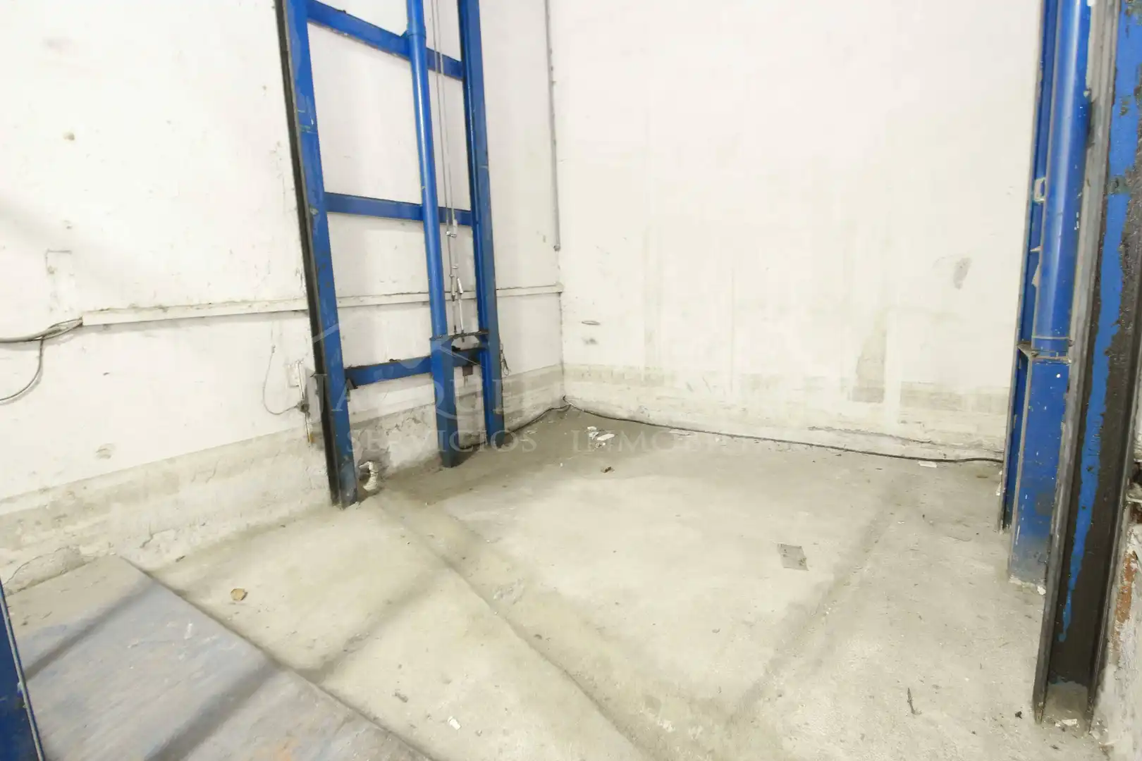 Nave industrial en venta en Pintores - Ferial