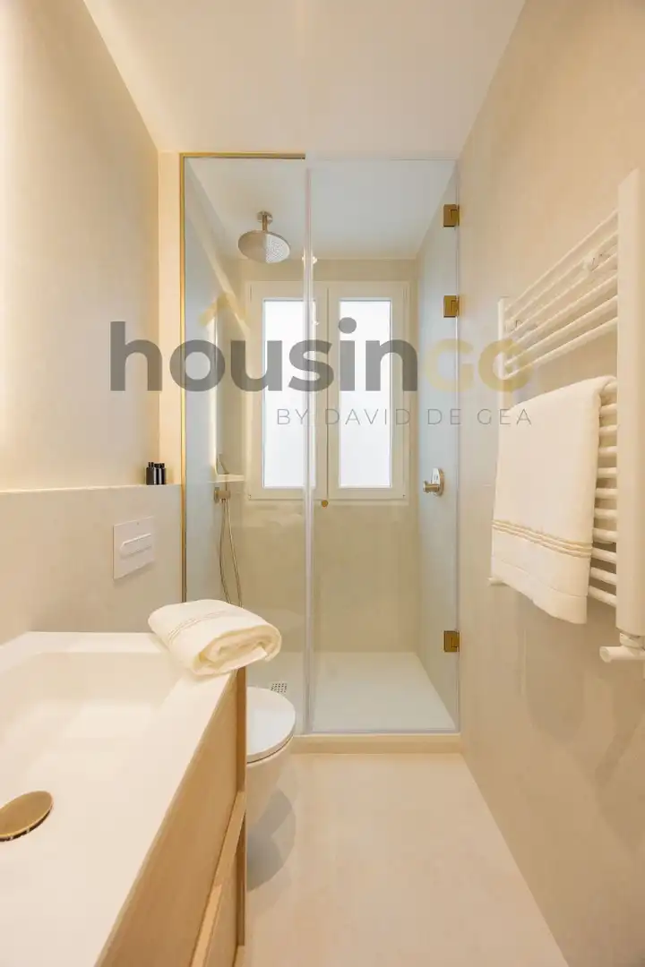Baño de Piso en venta en Madrid con Aire acondicionado, Calefacción y Trastero