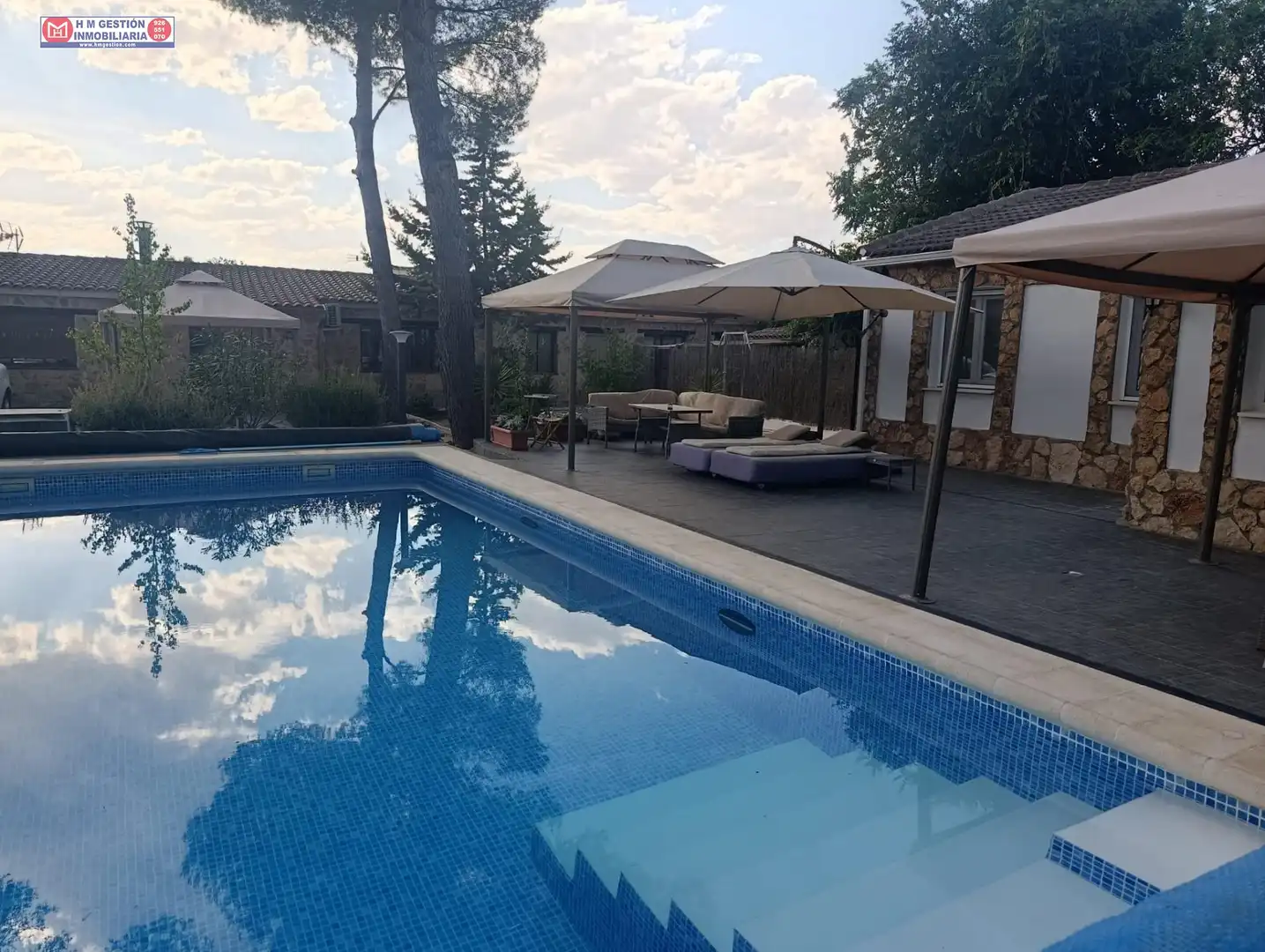 Piscina de Casa o xalet en venda en Alcázar de San Juan amb Aire condicionat, Calefacció i Traster