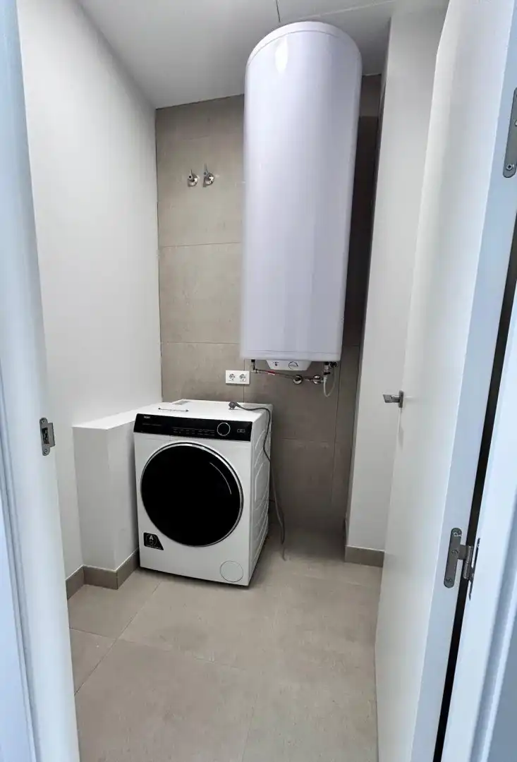 Bany de Pis en venda en Sevilla amb Aire condicionat, Calefacció i Terrassa