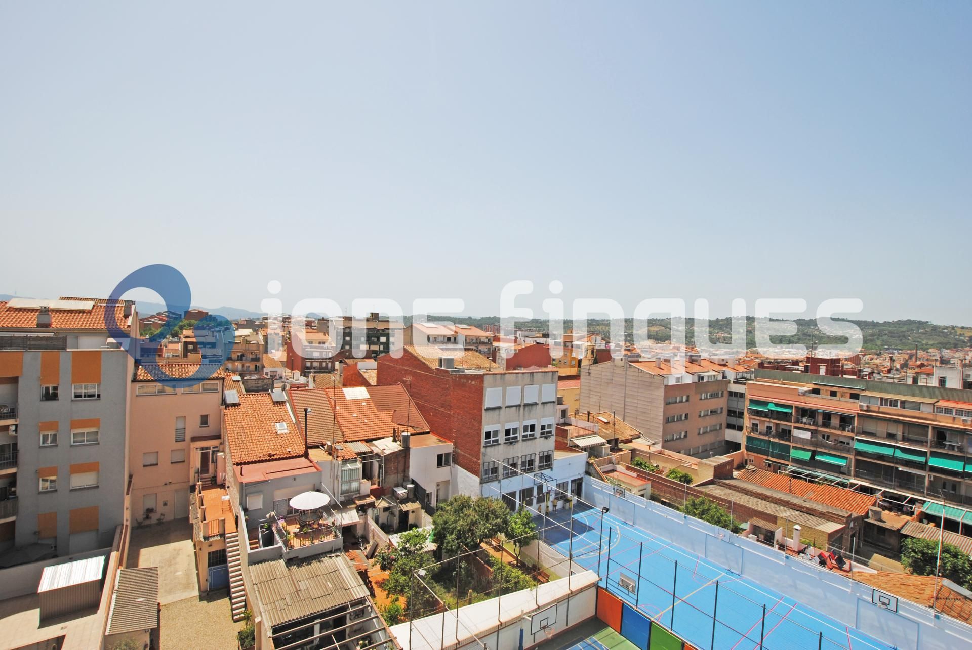 Vista exterior de Pis de lloguer en Terrassa amb Balcó i Internet