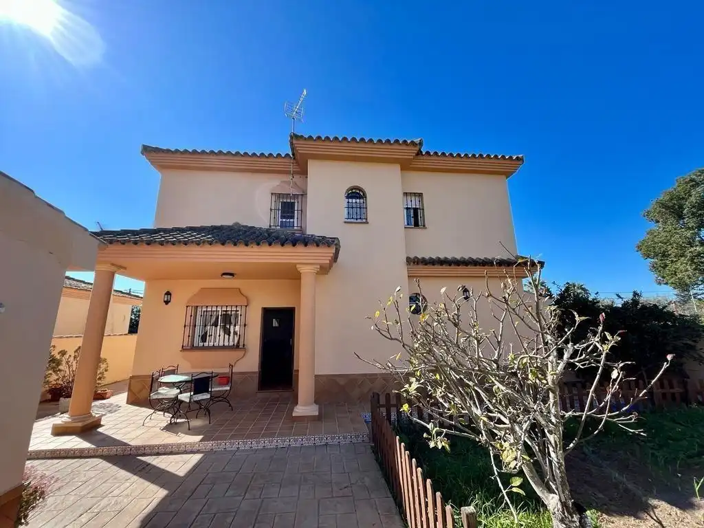 Vista exterior de Casa o chalet en venta en Chiclana de la Frontera con Jardín privado, Terraza y Trastero