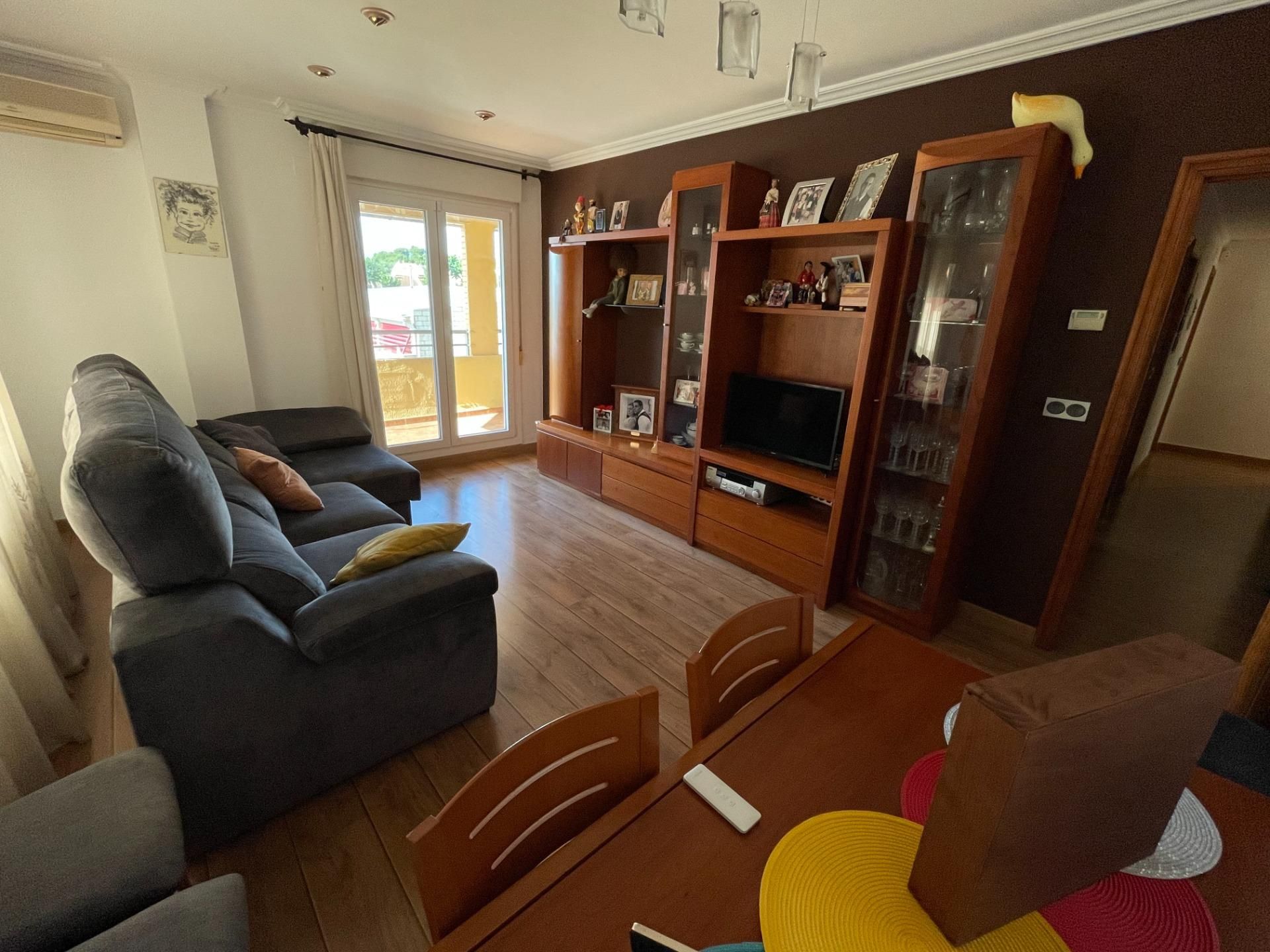 Living room of Flat for sale in Villena  with Air Conditioner, Heating and Storage room