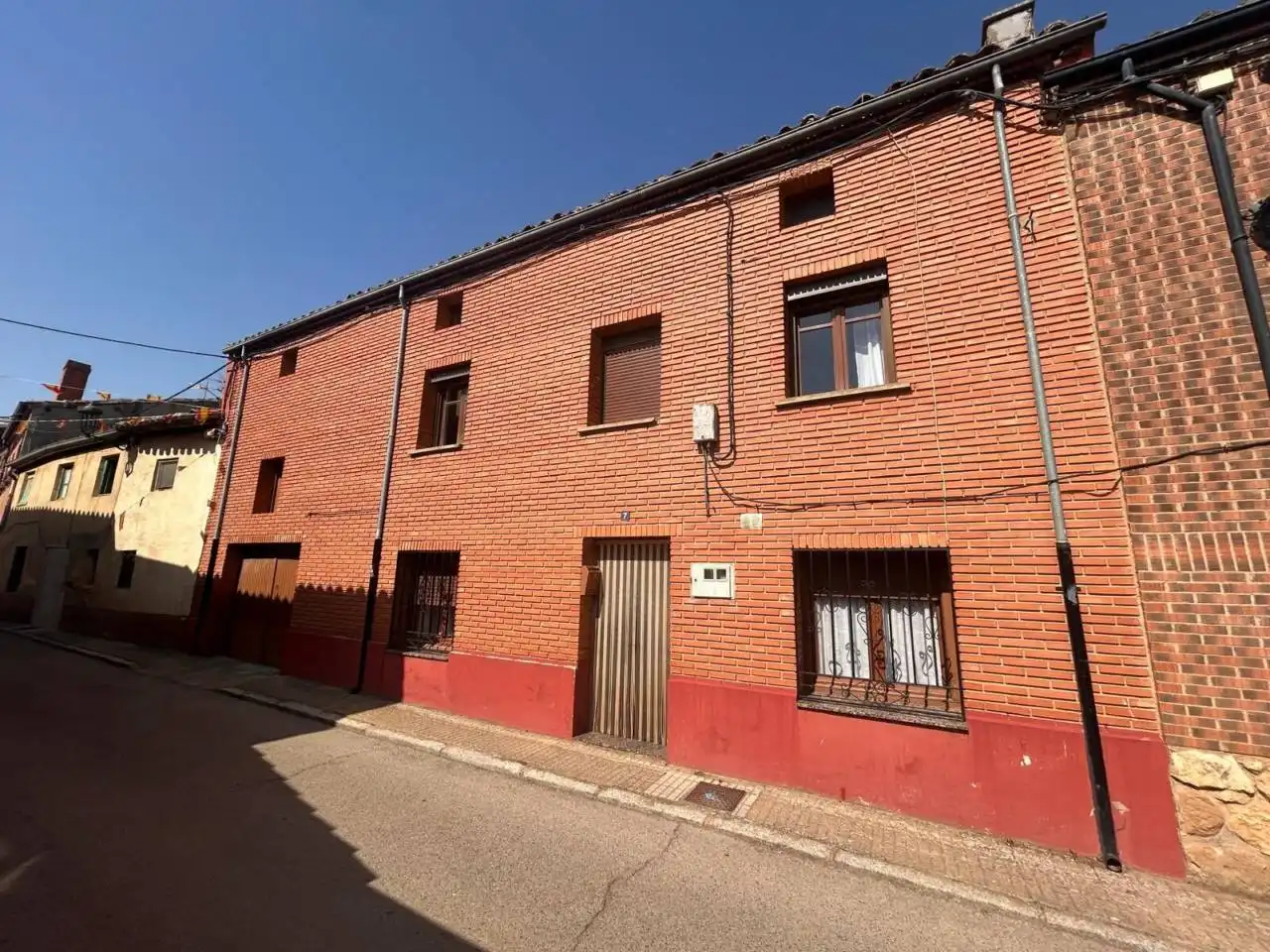 Vista exterior de Casa o xalet en venda en Melgar de Fernamental amb Jardí privat