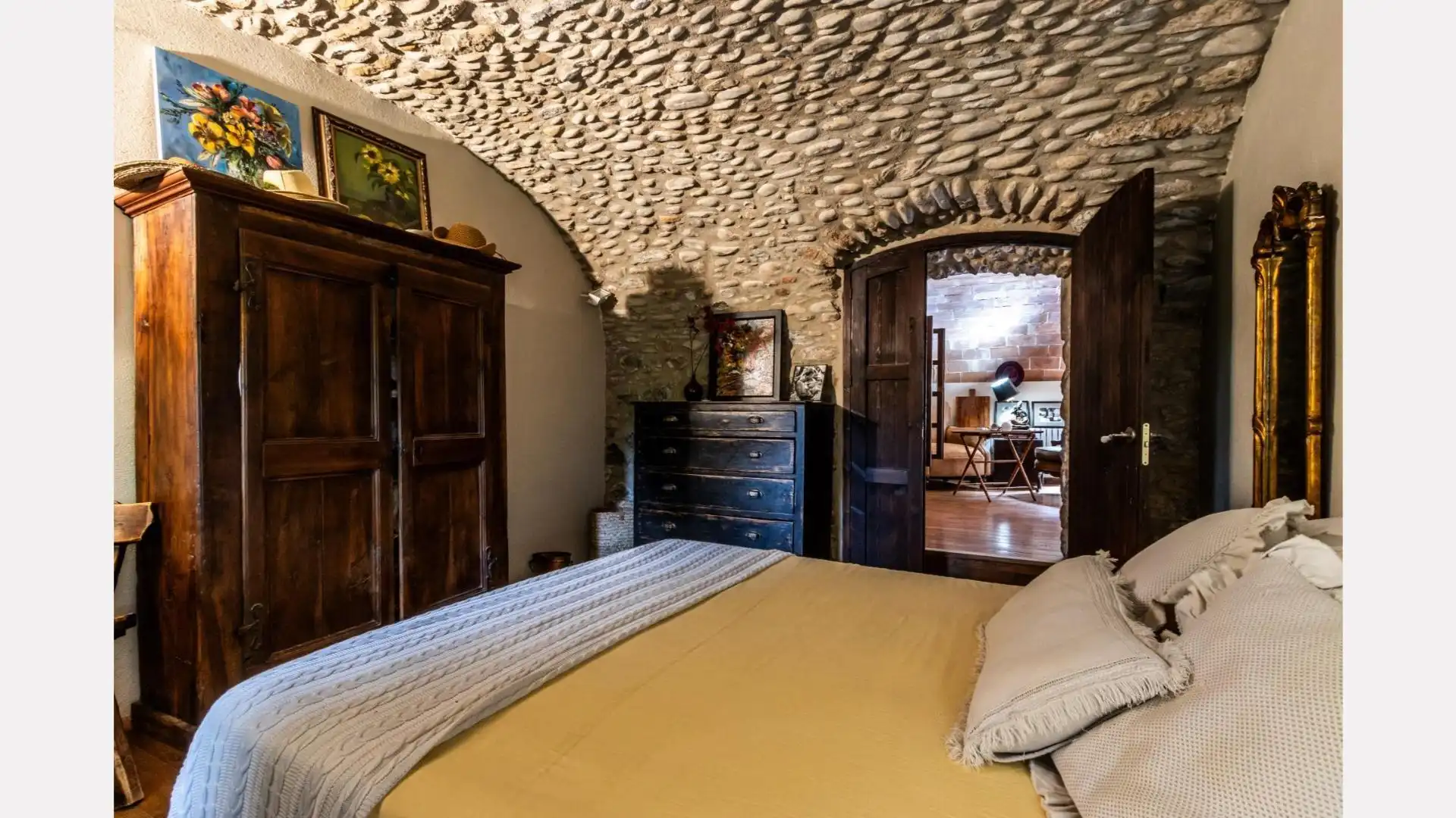 Habitación de Finca rústica en venta en Esponellà con Aire acondicionado, Calefacción y Jardín privado