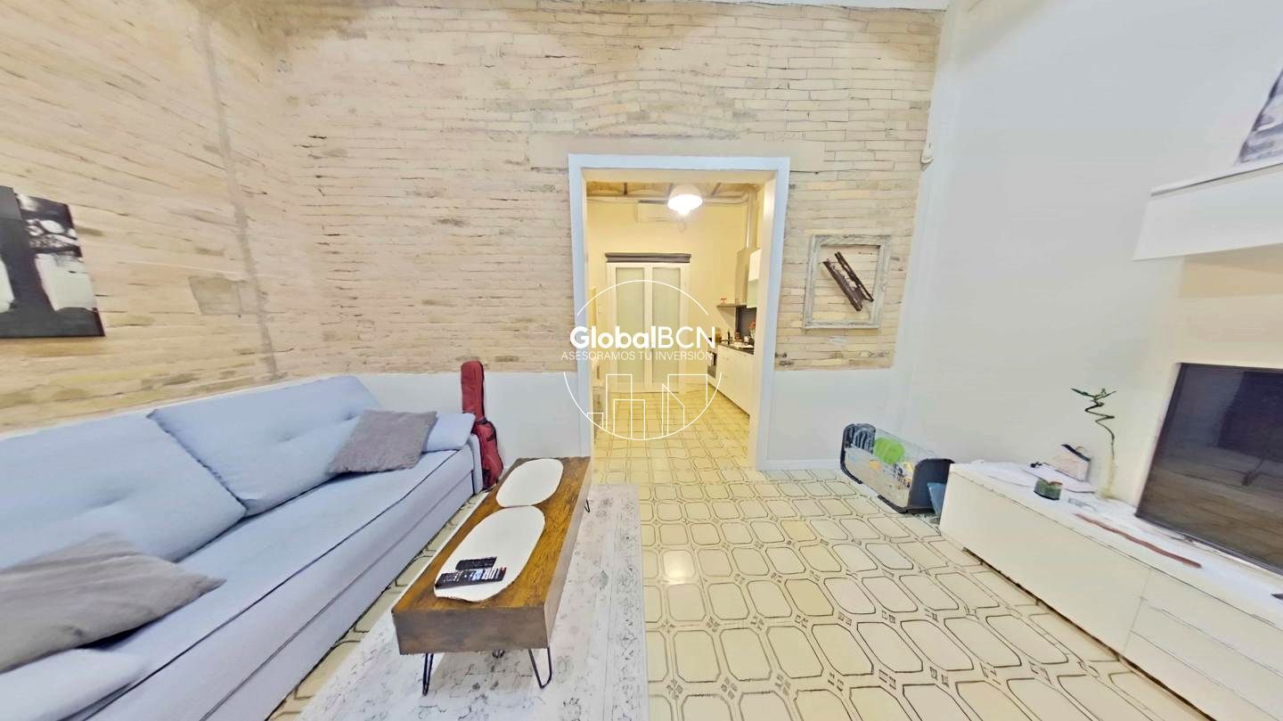 Sala d'estar de Planta baixa en venda en  Barcelona Capital amb Aire condicionat i Moblat