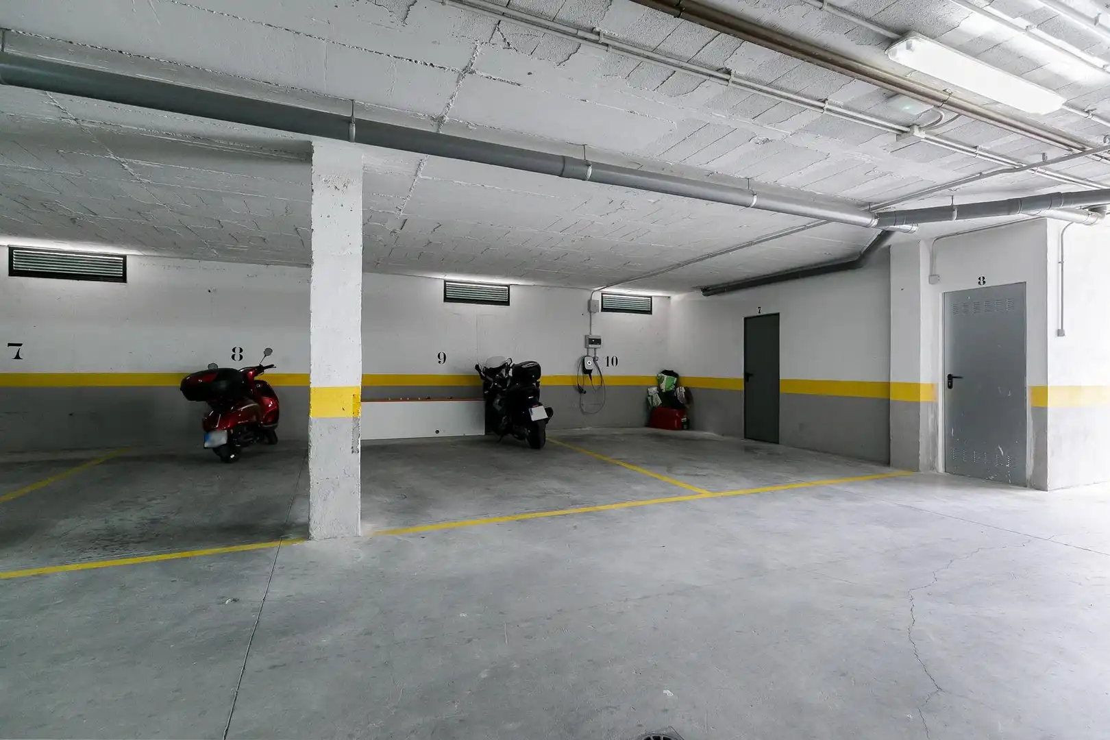 Parking of Duplexes for sale in Jun  with Air Conditioner, Heating and Private garden