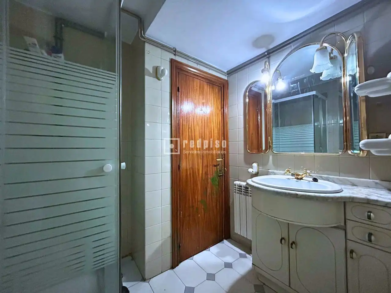 Bathroom of Flat for sale in Madrid  with Air Conditioner, Heating and Parquet flooring
