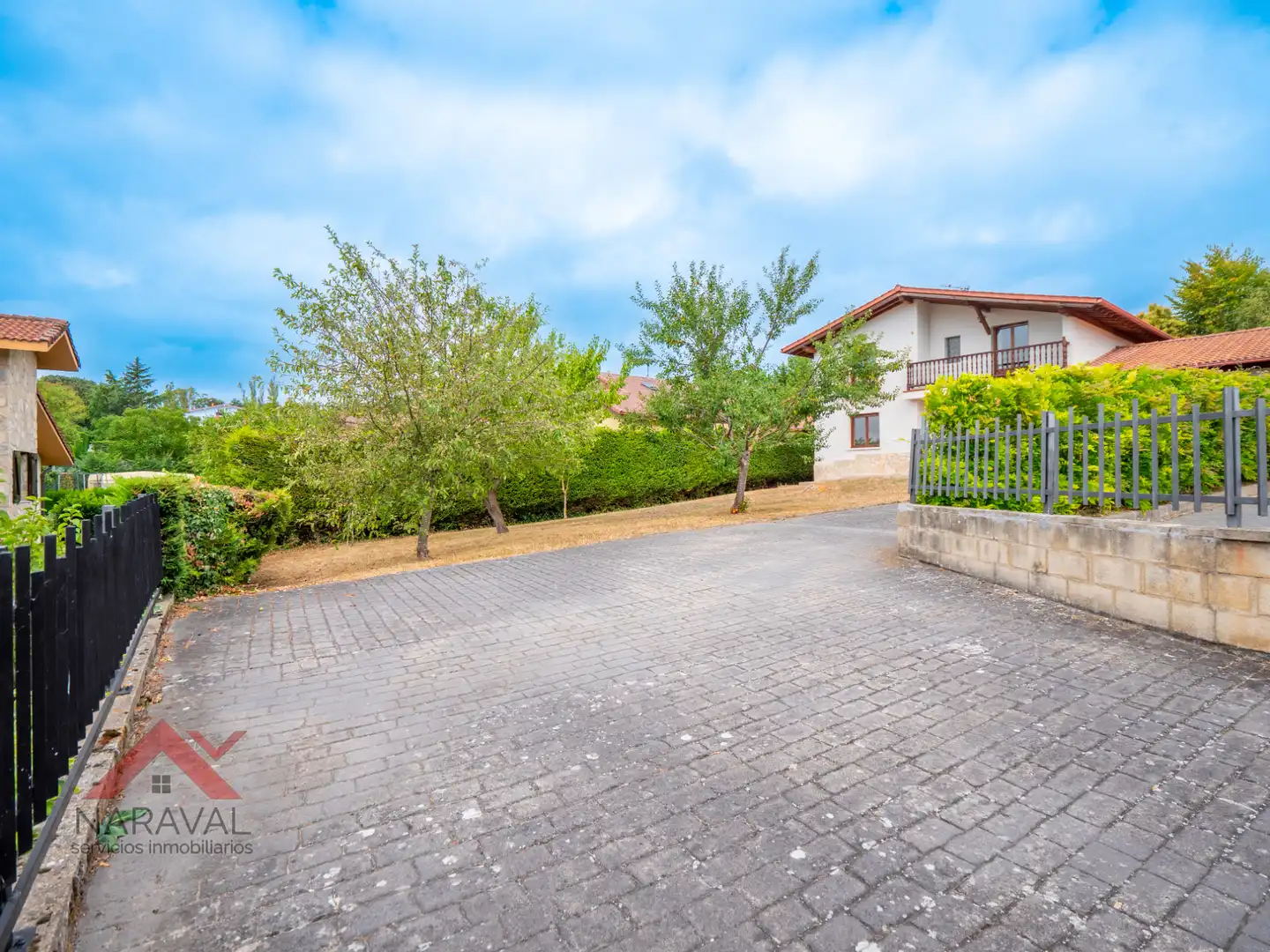 Vista exterior de Casa o xalet en venda en Zigoitia amb Calefacció, Jardí privat i Parquet