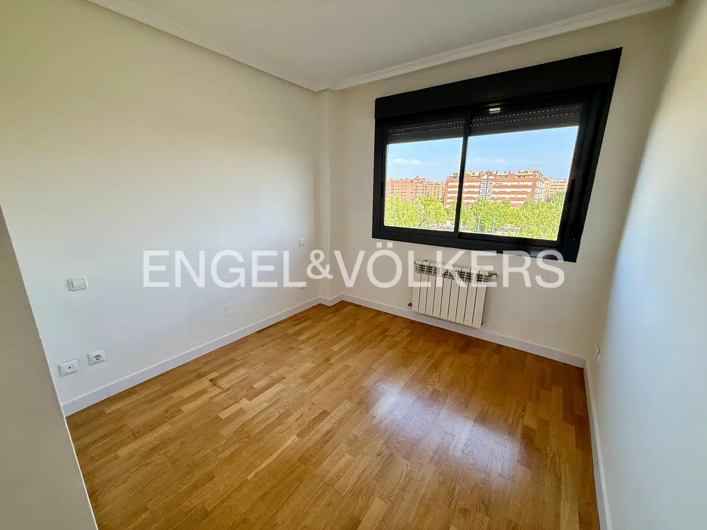 Schlafzimmer von Wohnung zur Miete in Madrid mit Klimaanlage, Heizung und Parkett