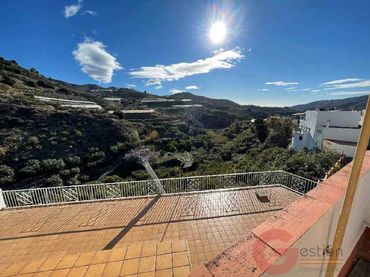 House for sale in Ítrabo
