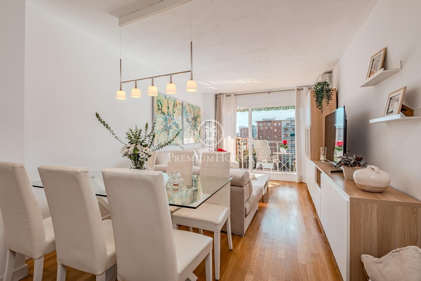 Exterior view of Flat for sale in  Barcelona Capital  with Air Conditioner, Heating and Parquet flooring