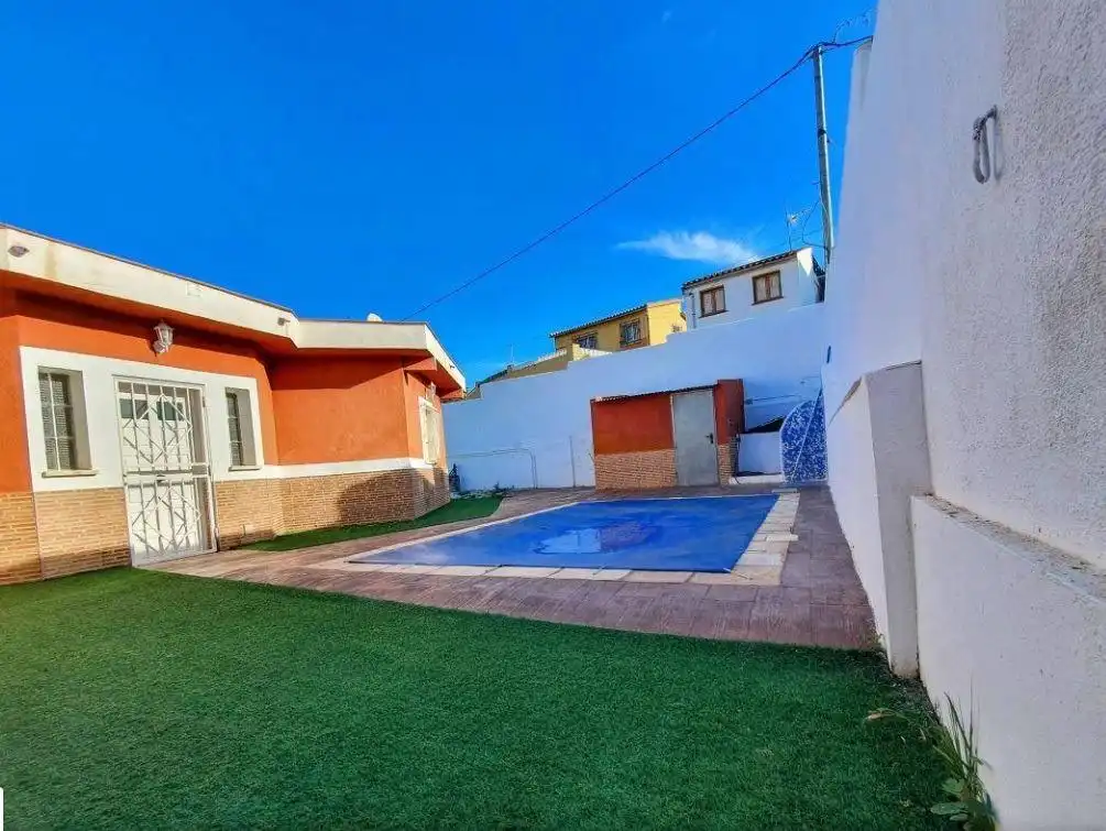 Chalet con piscina en venta en Los Collados-Los Geraneos, imagen 3