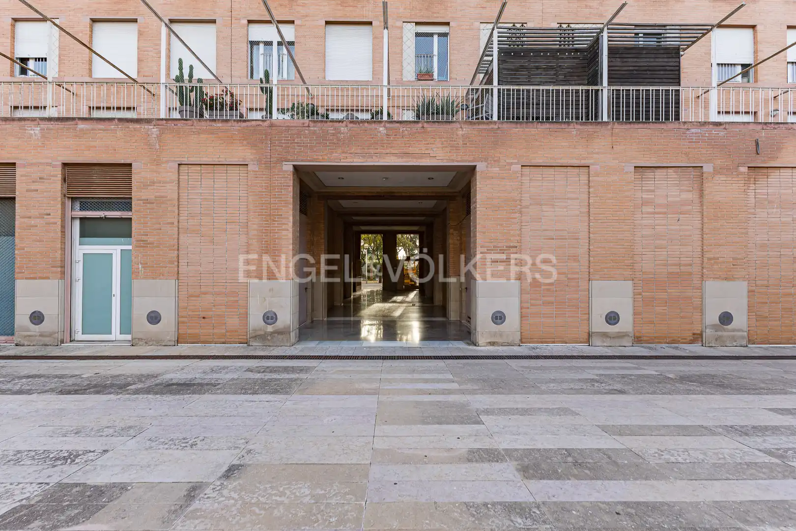 Vista exterior de Local en venda en Barcelona