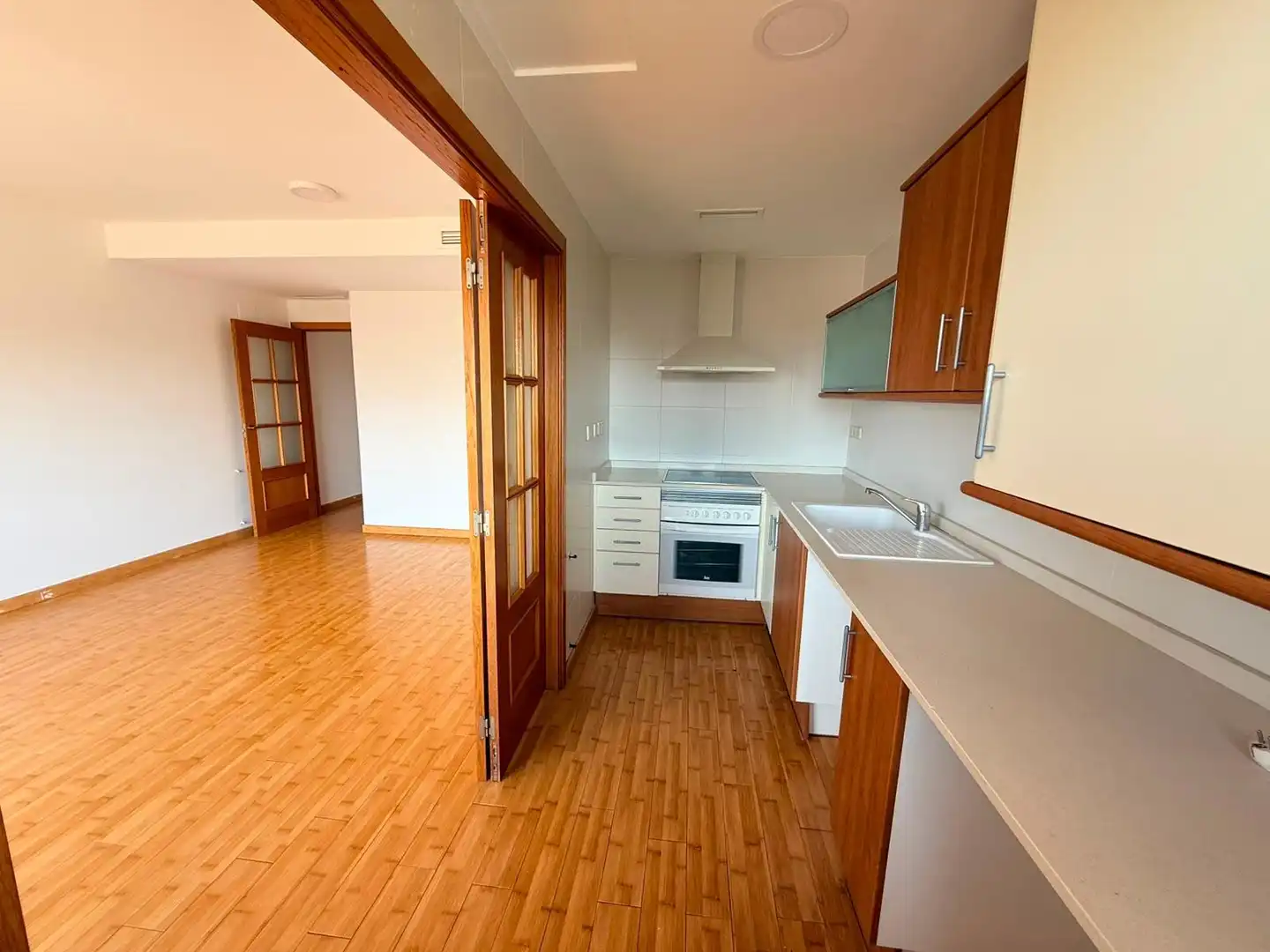 Kitchen of Flat for rent in Silla  with Heating, Terrace and Balcony