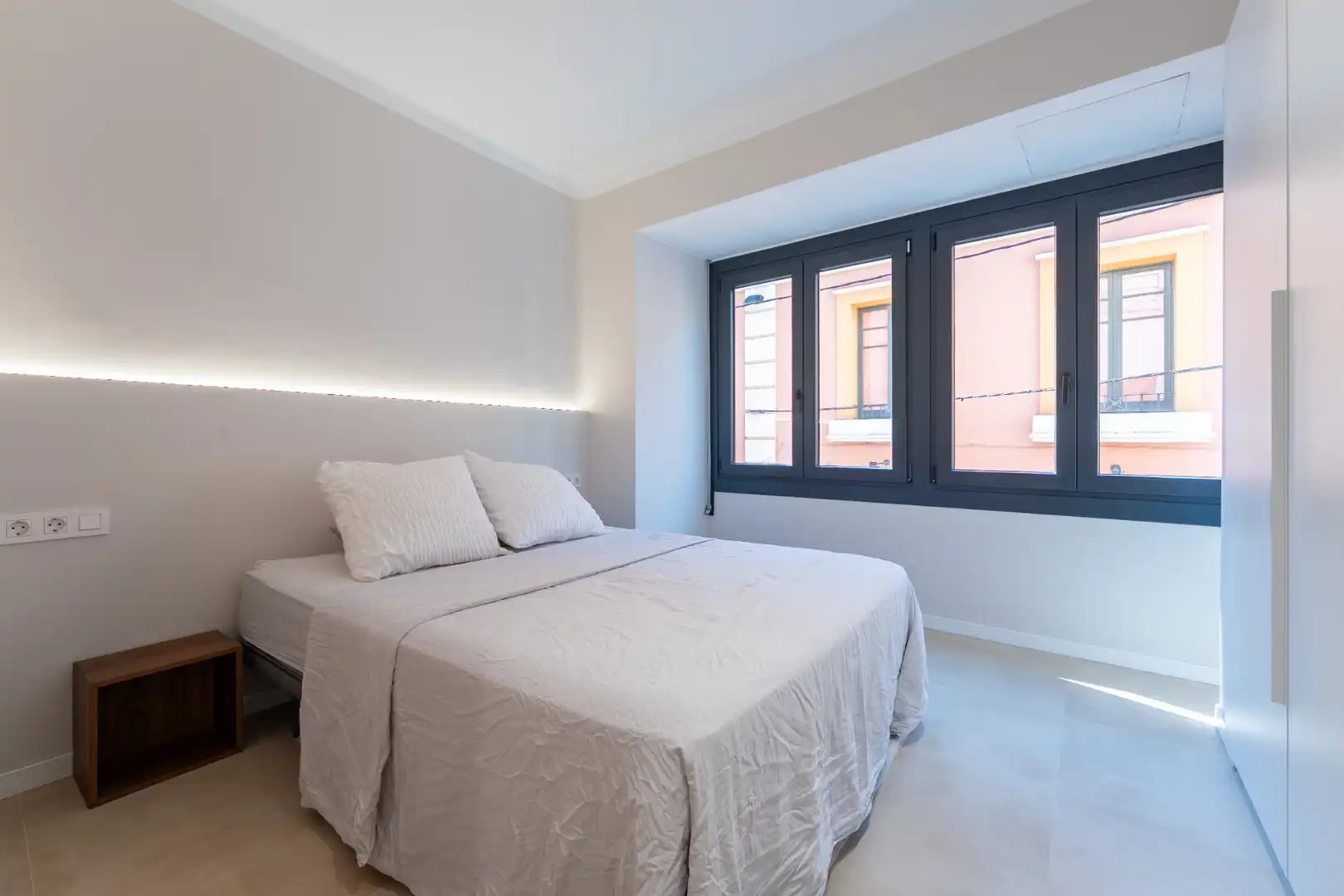 Dormitori de Casa adosada en venda en Figueres amb Terrassa, Moblat i Forn
