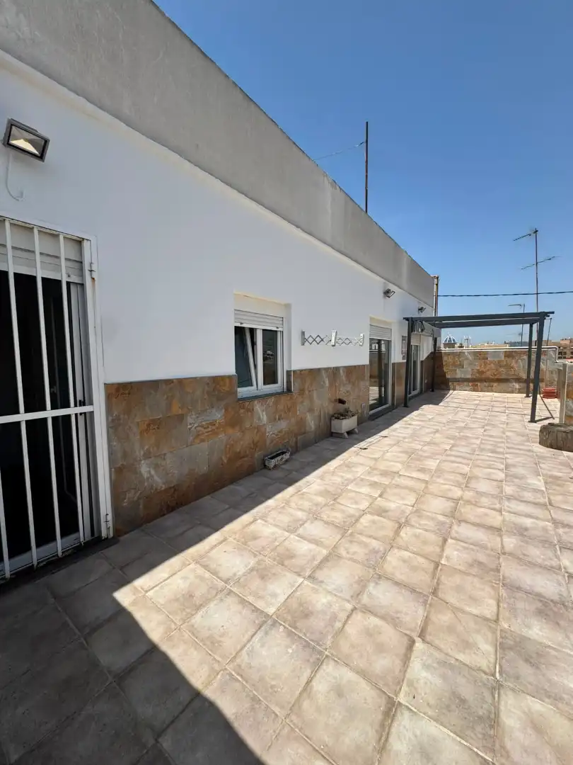 Vista exterior de Ático de alquiler en Valencia con Aire acondicionado, Terraza y Amueblado