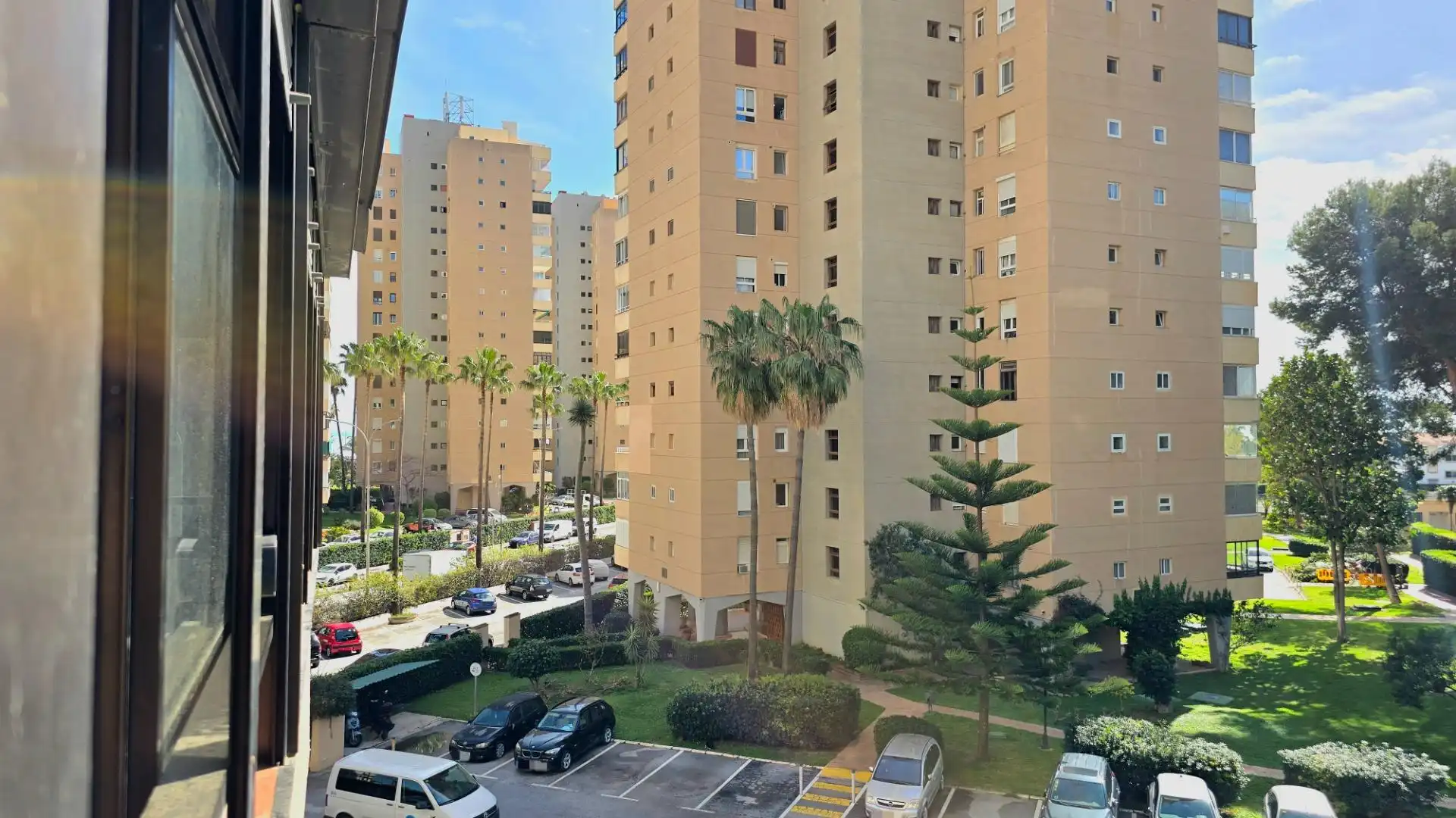 Außenansicht von Wohnungen zum Verkauf in Torremolinos mit Privatgarten, Möbliert und Gemeinschaftspool