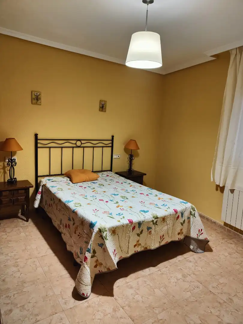 Bedroom of Flat for rent in Plasencia  with Air Conditioner, Heating and Terrace