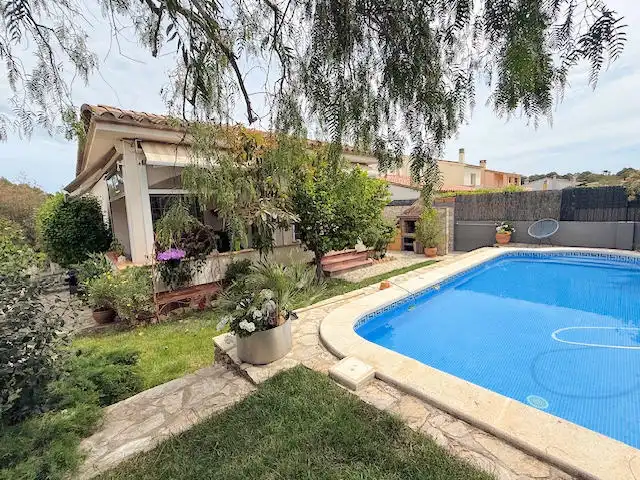Piscina de Casa o chalet en venta en L'Escala con Calefacción, Jardín privado y Terraza