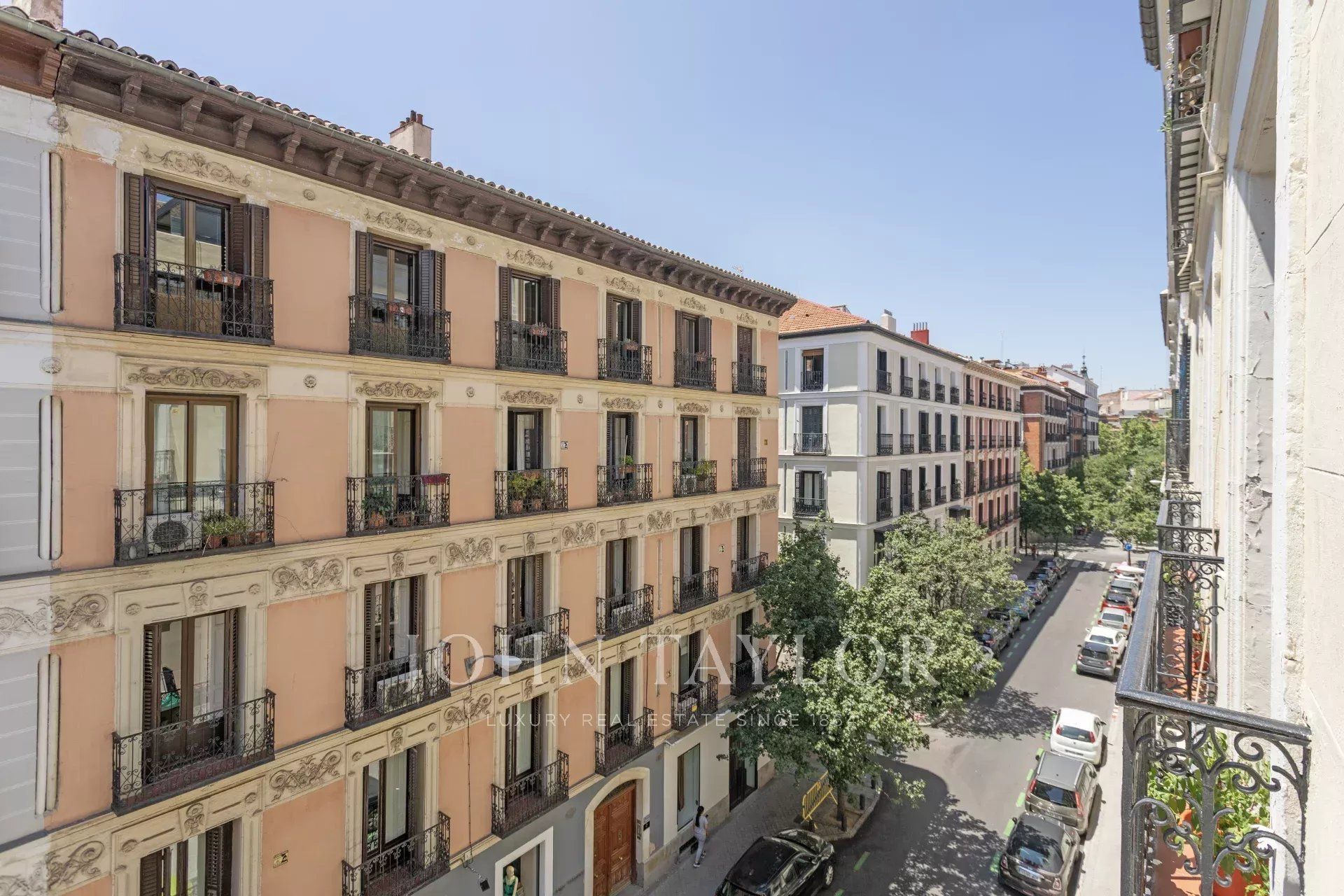 Exterior view of Flat to rent in  Madrid Capital  with Air Conditioner, Heating and Oven