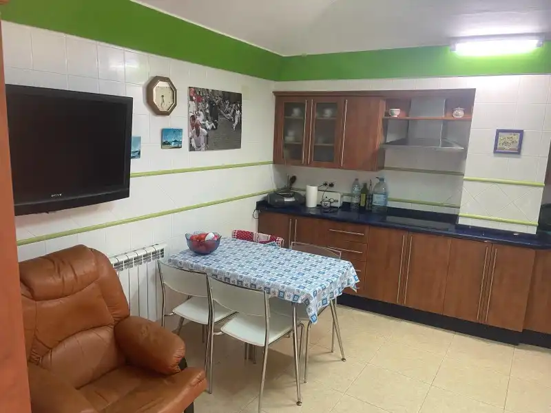 Kitchen of Houses for sale in Fuente de Cantos  with Air Conditioner, Heating and Terrace