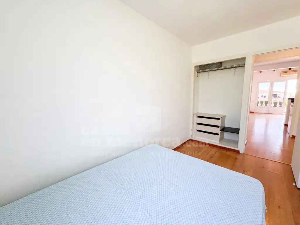 Habitación de Apartamento en venta en Es Castell con Jardín privado, Terraza y Piscina