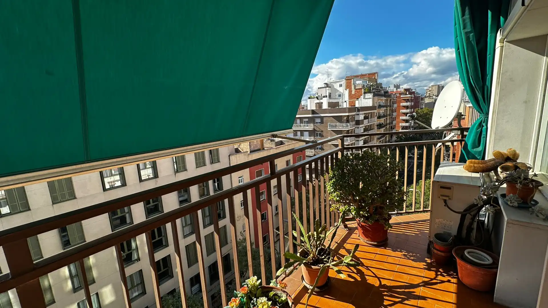 Flat for sale in Carrer de Sants, Sants-Badal