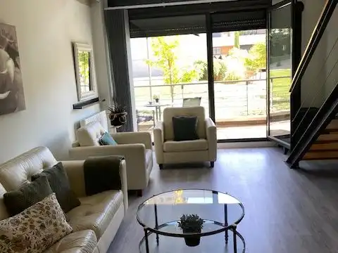 Sala d'estar de Loft de lloguer en Tres Cantos amb Aire condicionat, Terrassa i Balcó