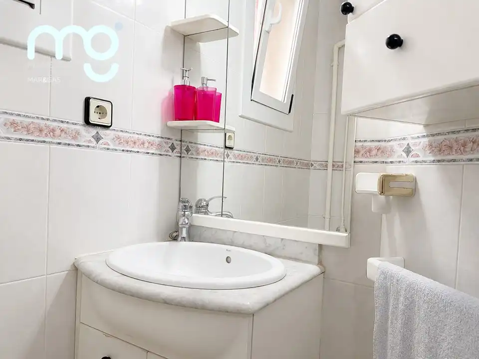 Bathroom of Flat for sale in Mataró  with Air Conditioner, Heating and Terrace