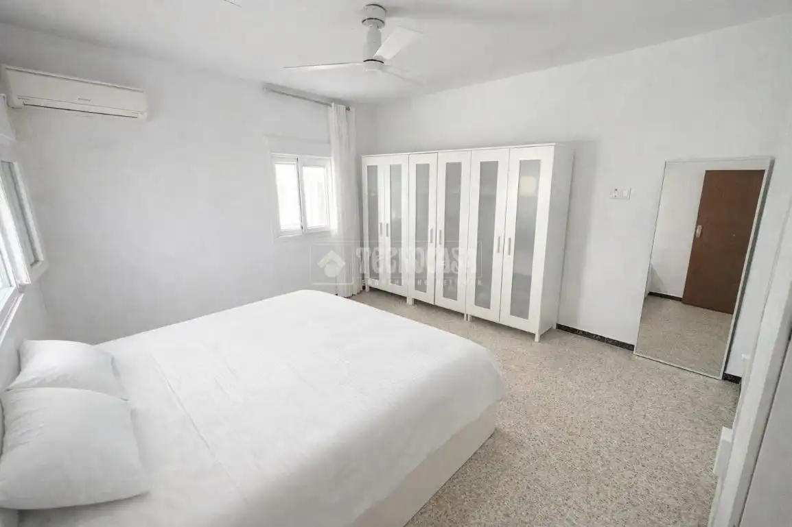 Bedroom of Detached homes for sale in San Juan de Aznalfarache