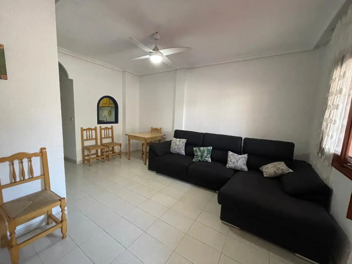 Sala de estar de Casa adosada en venta en San Pedro del Pinatar con Jardín privado, Amueblado y Piscina comunitaria
