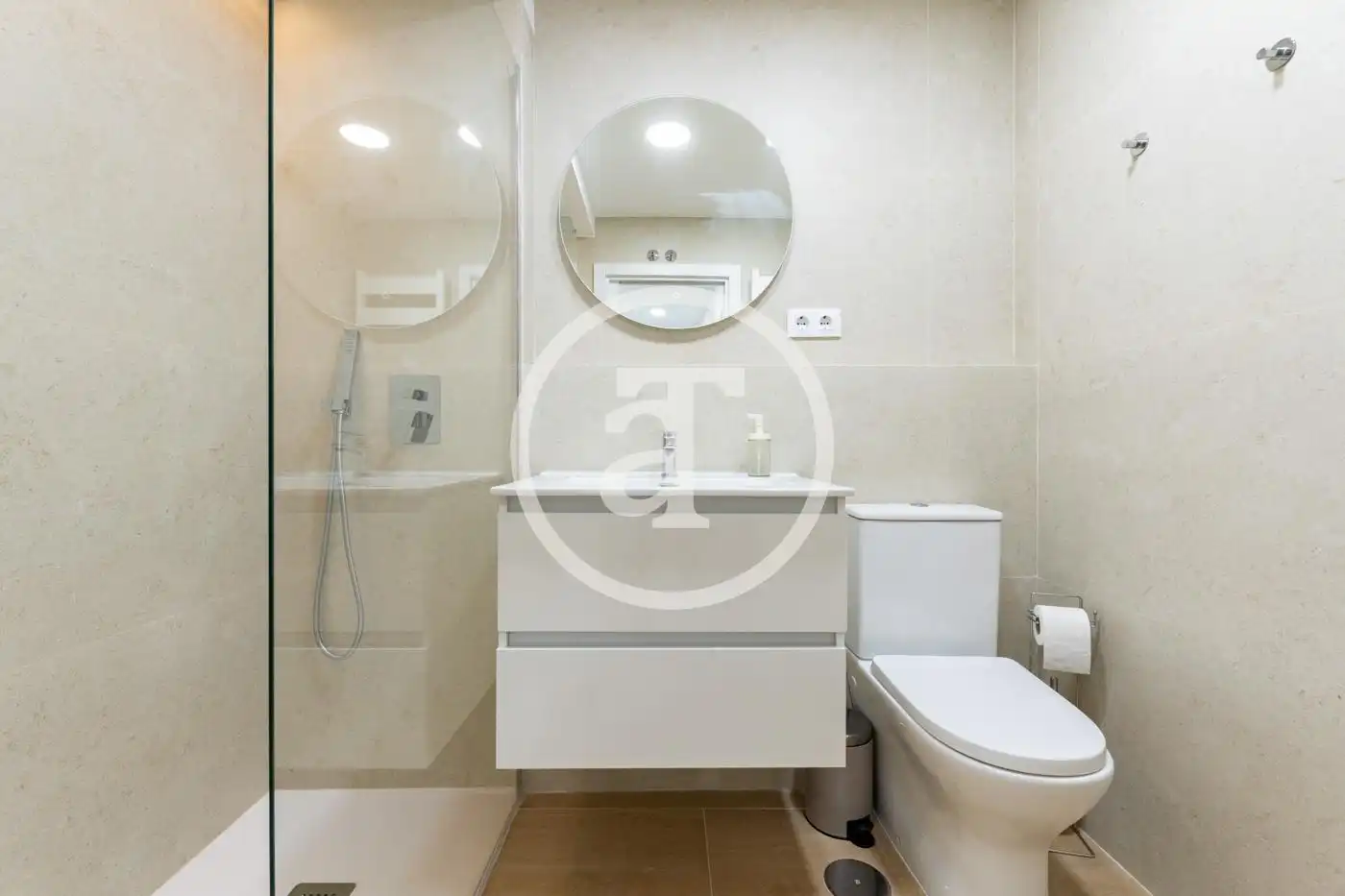 Baño de Piso de alquiler en Madrid con Aire acondicionado, Calefacción y Amueblado