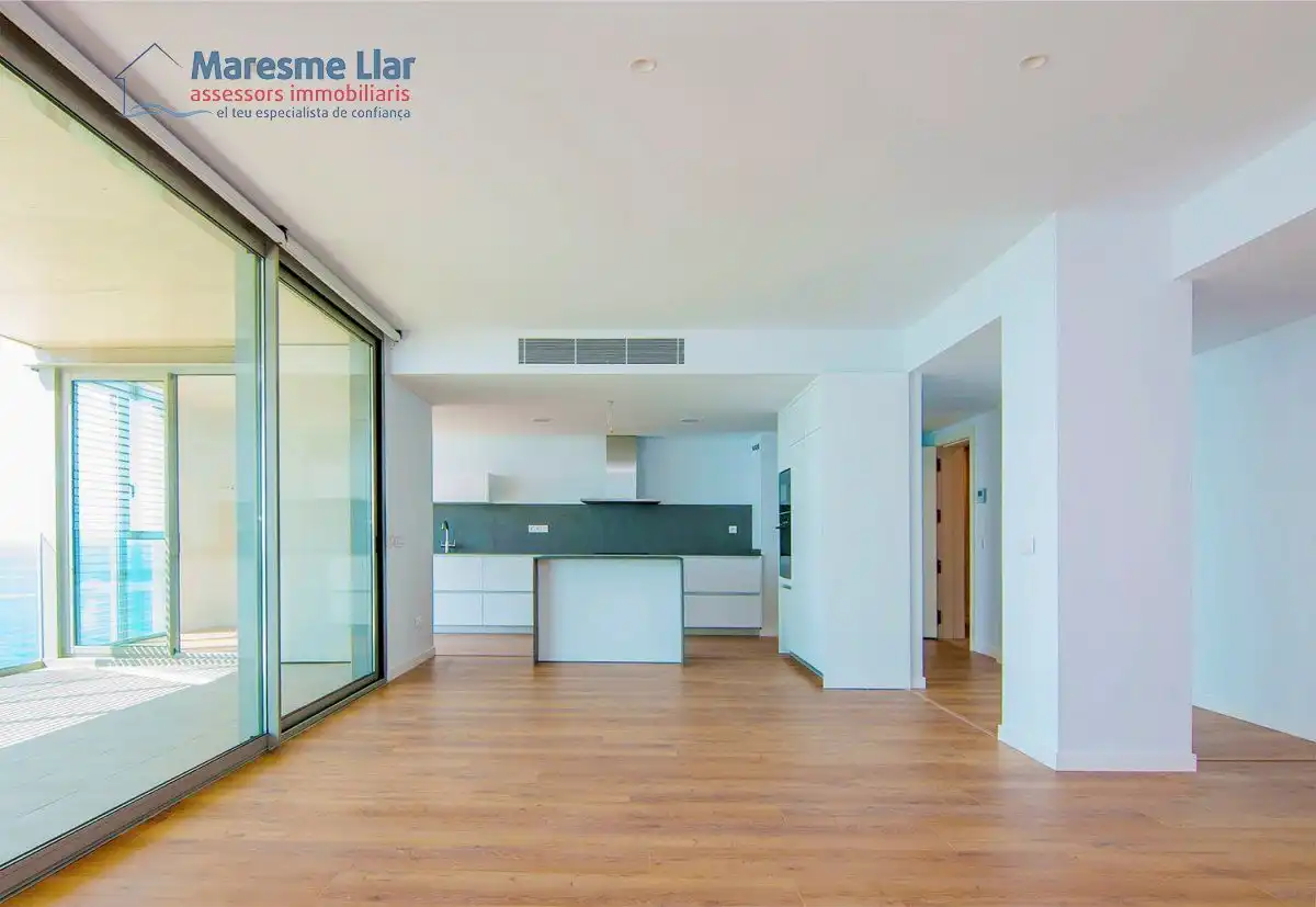 Piso en venta en Mataró con Calefacción, Parquet y Terraza