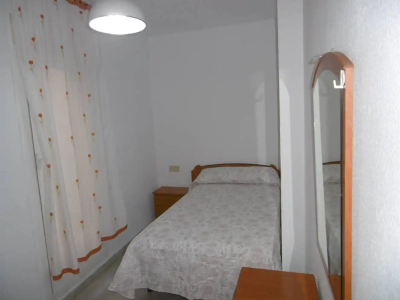 Habitación de Piso de alquiler en Almería con Amueblado