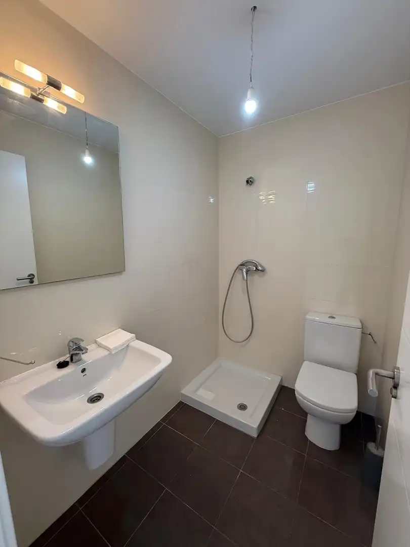 Baño de Casa adosada en venta en Lugo con Calefacción y Jardín privado