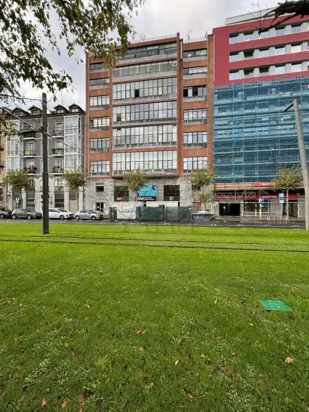Office space with lift for sale in Nerbioi Kalea