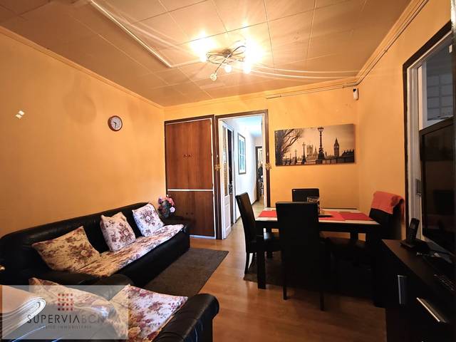 Piso en Venta en El Camp de l'Arpa del Clot